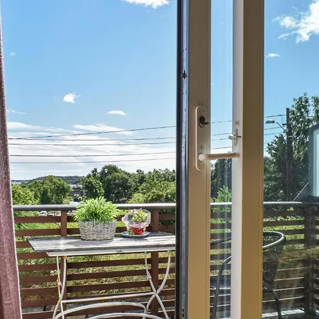 Apartamento 2 Bedroom Stunning In *